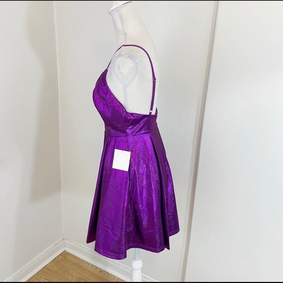 ✨LULU KEEPS GETTING BETTER / Metallic Skater Dress 💗✨ - Picture 5 of 10